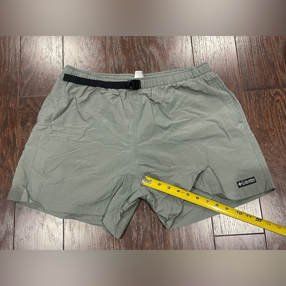 Columbia Active Outdoor Trail Hiking Camping Shorts Olive Womans Size X Large - Picture 3 of 6